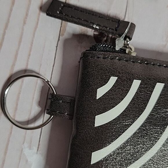 DBL Scandinavian Kiwi Coin Purse pouch  NWT - Picture 2 of 4